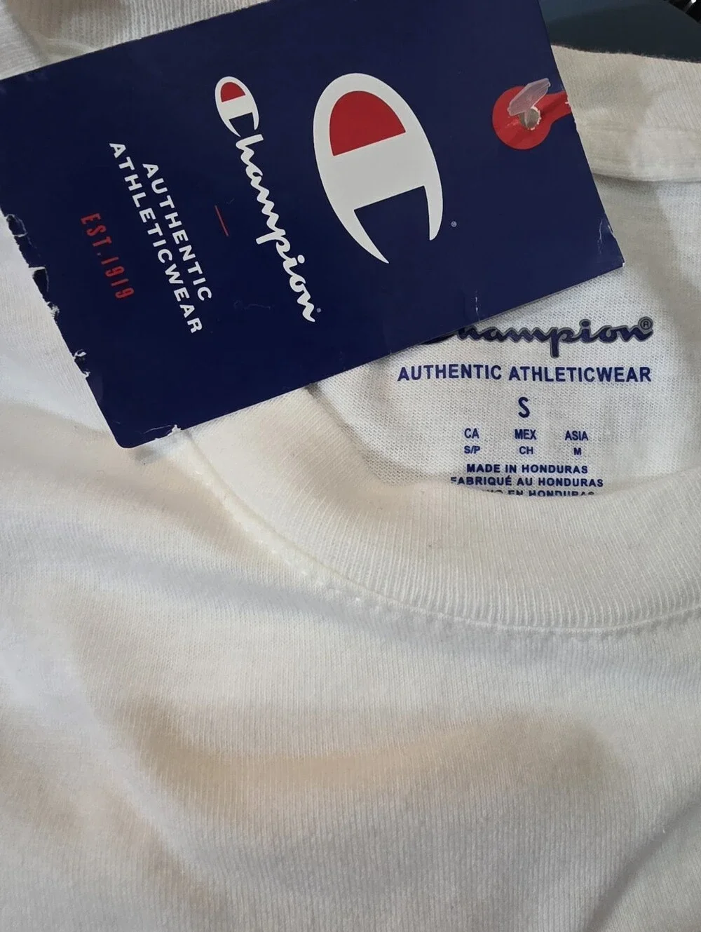 Champion Tshirt - Picture 2 of 2